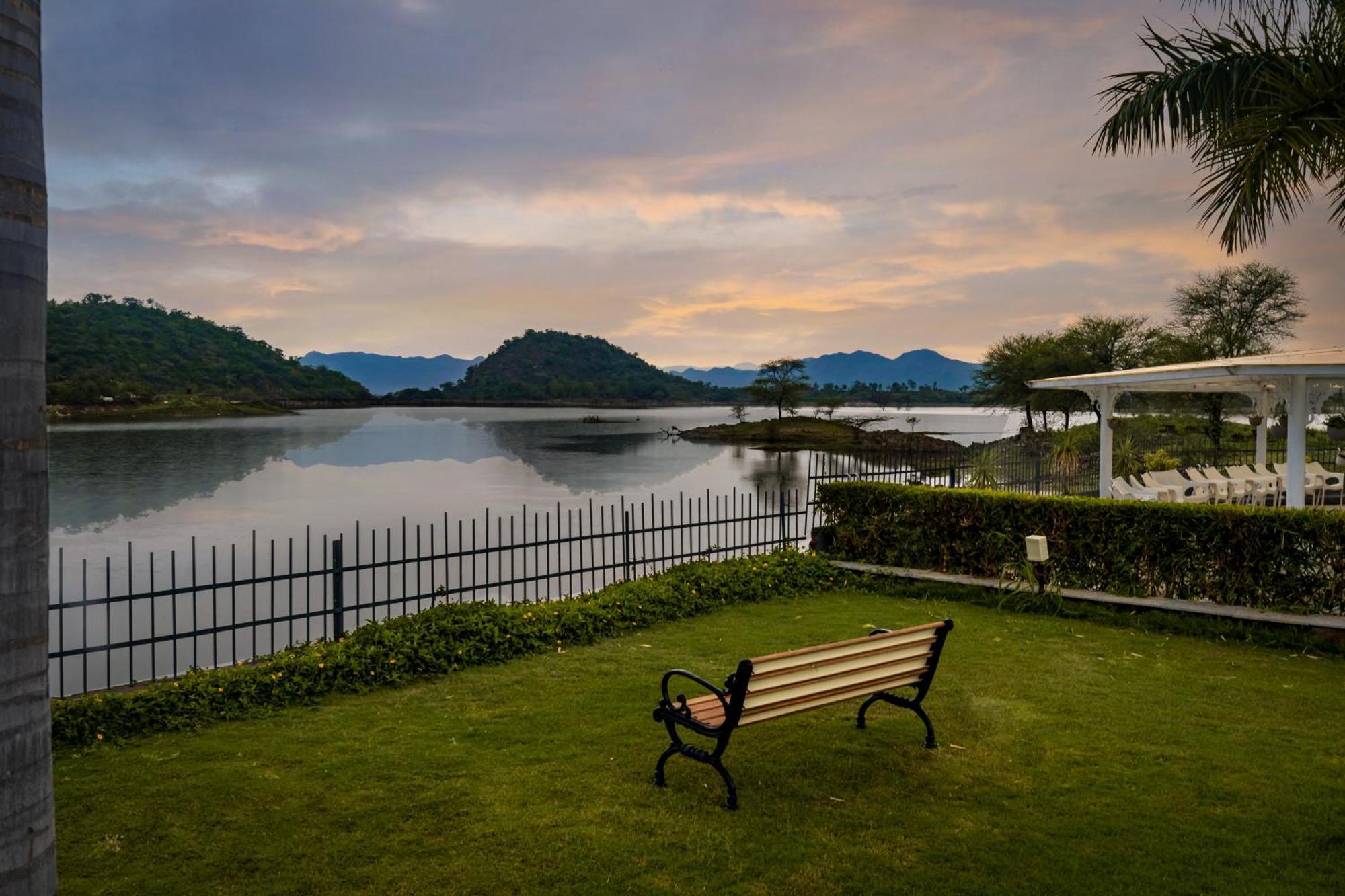 Tatsaraasa Resort & Spa, Udaipur Buitenkant foto