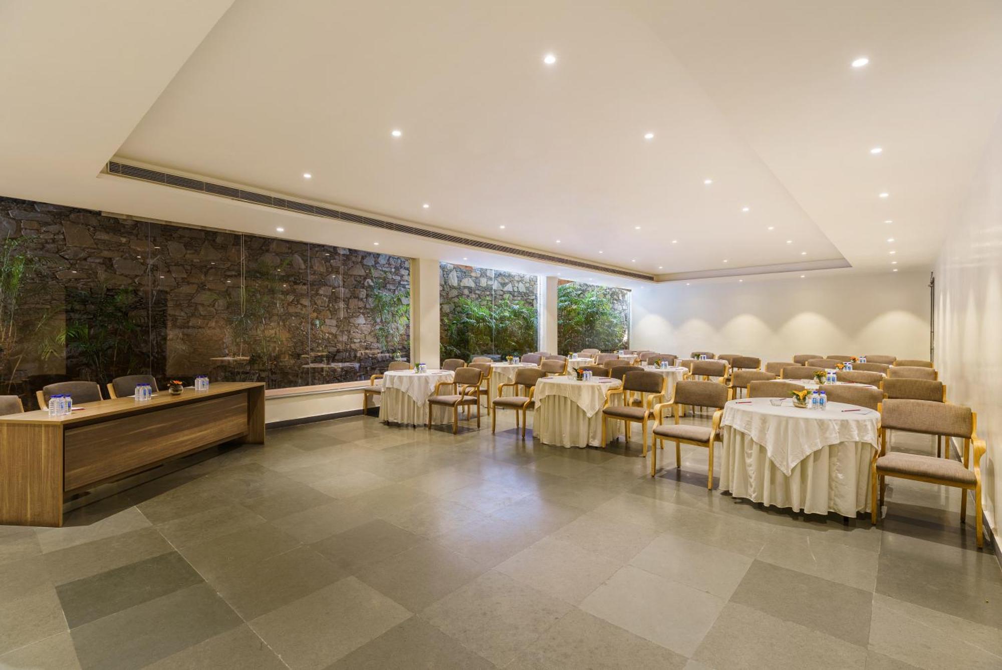 Tatsaraasa Resort & Spa, Udaipur Buitenkant foto