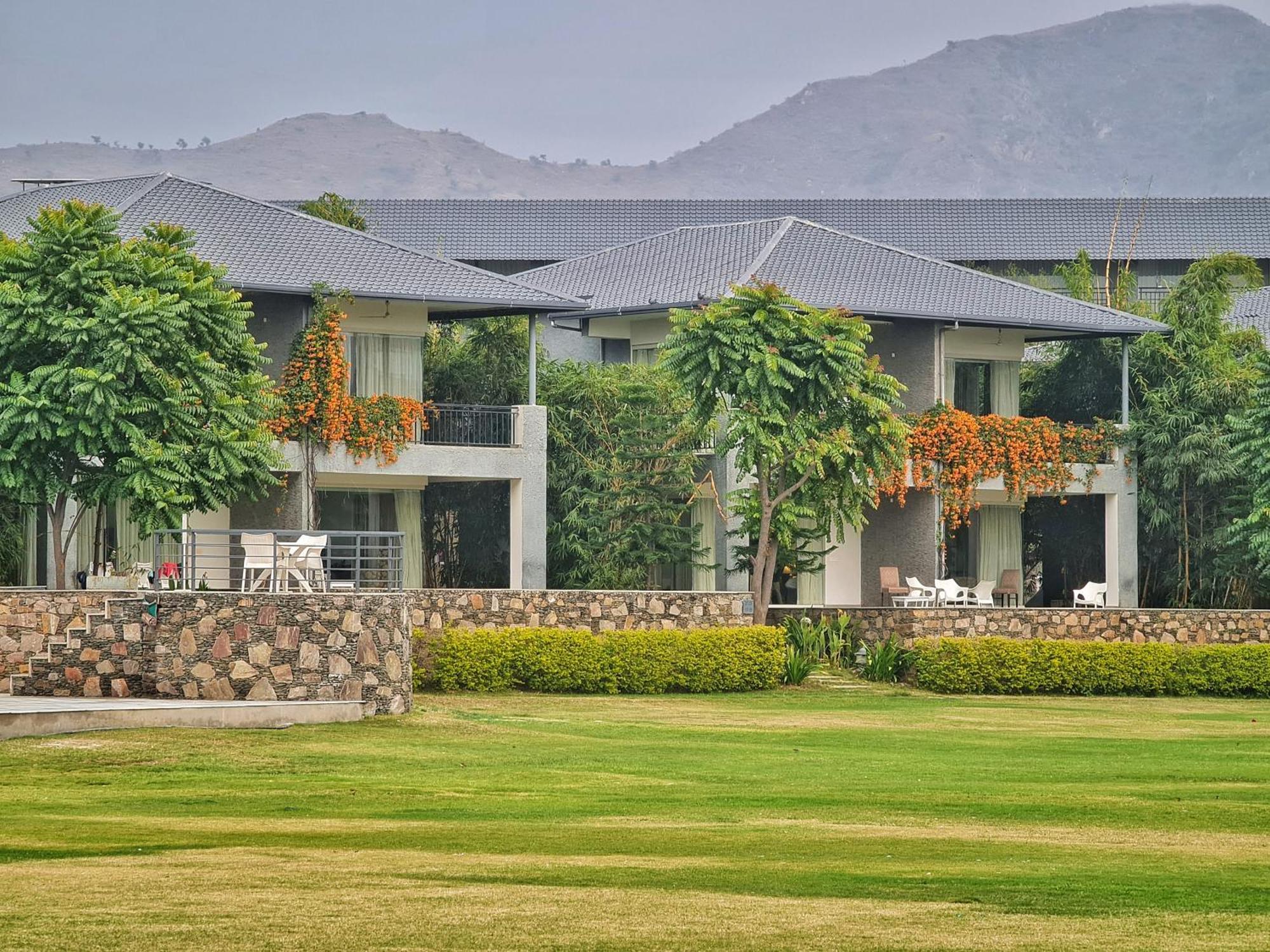 Tatsaraasa Resort & Spa, Udaipur Buitenkant foto