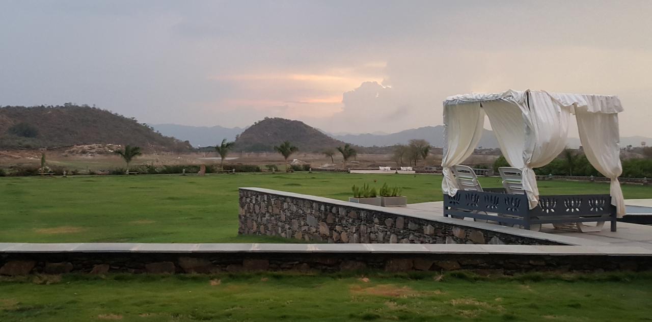 Tatsaraasa Resort & Spa, Udaipur Buitenkant foto