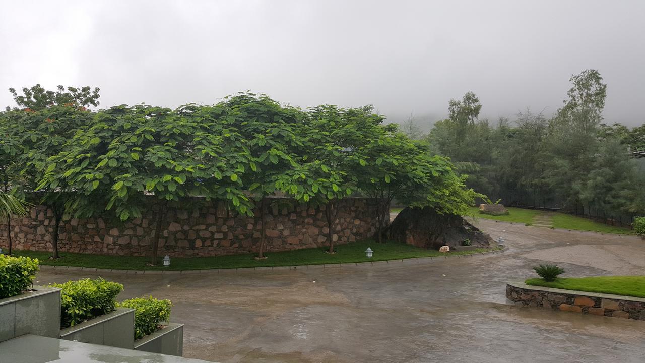 Tatsaraasa Resort & Spa, Udaipur Buitenkant foto