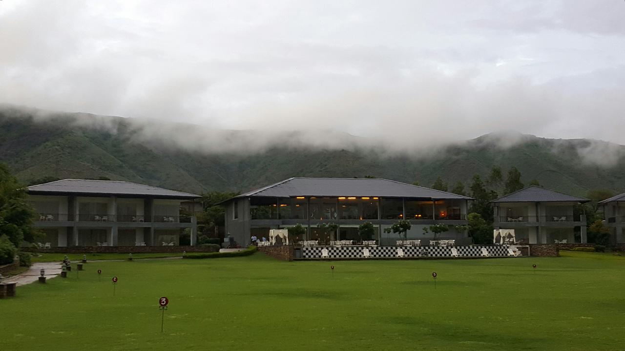 Tatsaraasa Resort & Spa, Udaipur Buitenkant foto