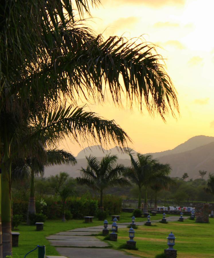 Tatsaraasa Resort & Spa, Udaipur Buitenkant foto